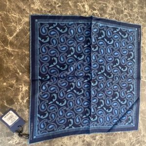 TURNBULL & ASSER HANDKERCHIEF 18"X18"
